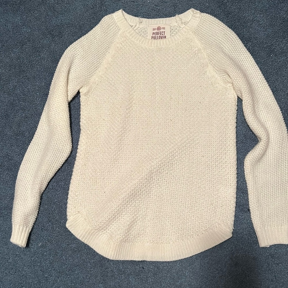 White perfect pullover sweater. Size small